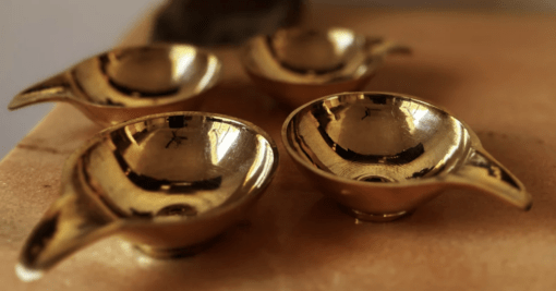 Kuber brass diya (set of 4) in Ivory gift box